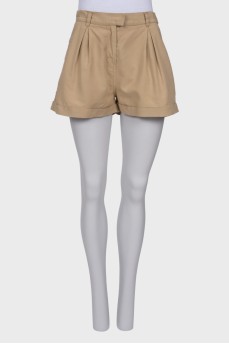 Beige pleated shorts