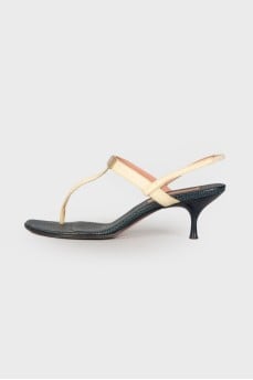 Low-heeled leather sandals