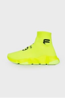 Light green textile sneakers