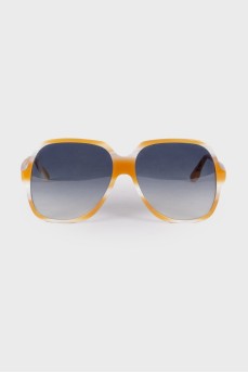 Sunglasses in gradient print