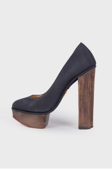 Textile shoes with heels