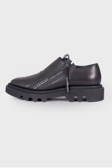 Men's shoes with hidden side zip