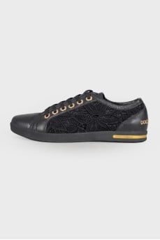 Sneakers combined with lace
