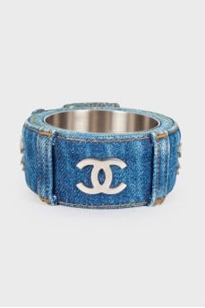 Textile bracelet with brand logo