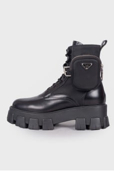 Monolith boots