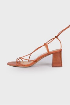 Leather sandals drawstring closure