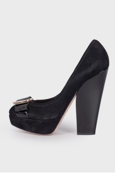 Chunky suede pumps