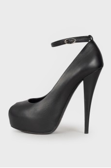 Peep-toe leather pumps