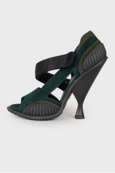 Combined heeled sandals