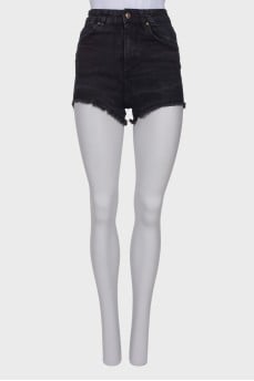 Black shorts with raw hem