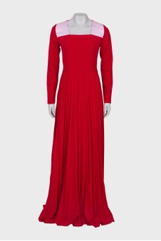 Maxi dress with pleated hem