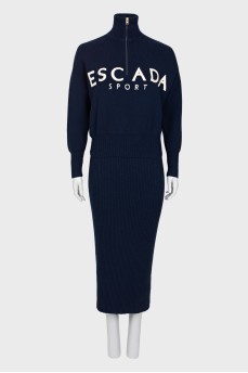 Wool suit with skirt