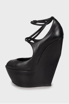 Black wedge shoes