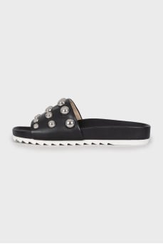 Flip-flops with metal rhinestones