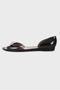 Black ballerinas with a bow