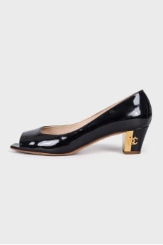 Patent shoes with a square toe