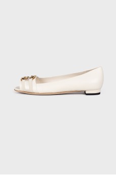Leather flats with low heels