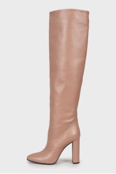 Leather boots with round toe
