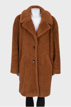 Straight-cut brown fur coat
