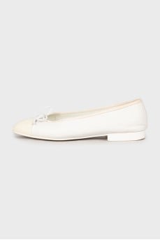 Leather ballet shoes with logo on toe