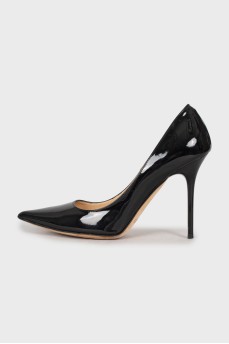 Patent pointed toe pumps