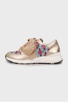 Mixed color sneakers with bow