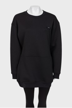 Long, fitted sweatshirt