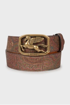Leather belt with logo buckle