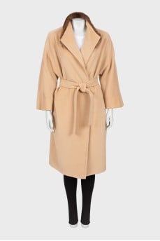 Beige short pile coat