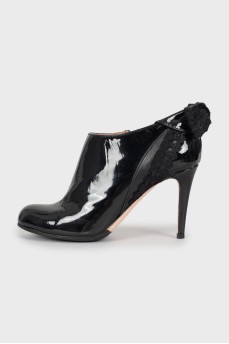 Patent ankle boots with bow
