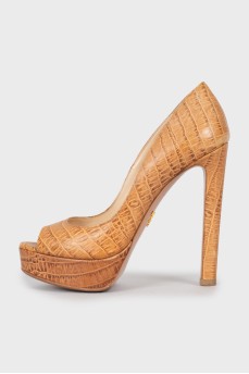 Embossed open toe shoes