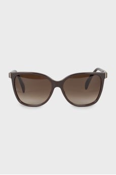 Brown sunglasses