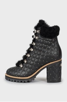 Quilted boots with fur heels