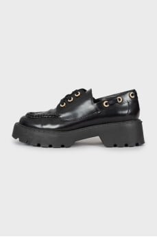 Leather oxfords with decorative hardware