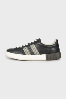 Black and white lace-up sneakers 