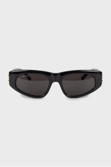Sunglasses with gold logo
