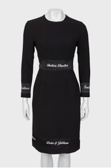 Fitted dress with decor