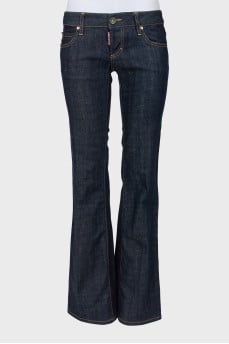 Low-rise flared jeans