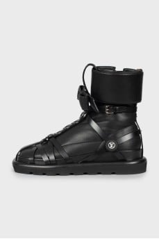 Decorative boots with square toe