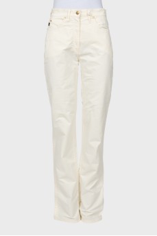 White trousers with tag