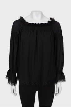 Silk blouse decorated with lace