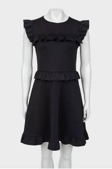 Fitted dress with ruffles