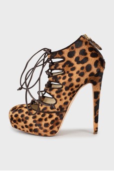 Pile leather ankle boots