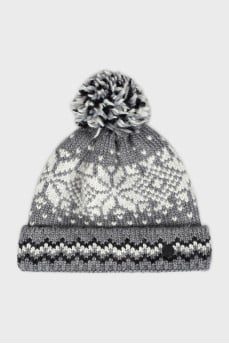 Men's knitted hat with pattern