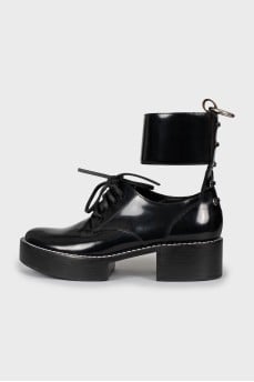 Combined lace-up boots