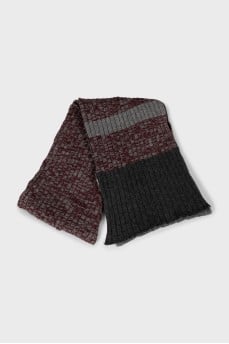 Mixed color knitted scarf