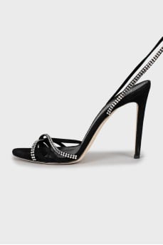 Suede sandals decorated with rhinestones