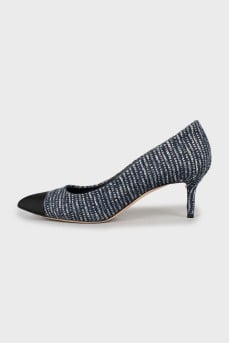Textile shoes with contrasting toe
