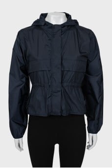 Fitted windbreaker with hood