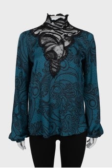 Silk blouse with lace at the collar